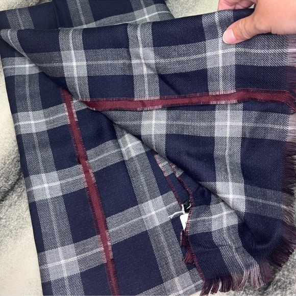 Salvatore Ferragamo Plaid Double Sided Reversible Scarf Gancini Logo Navy/Rosso - Picture 9 of 11